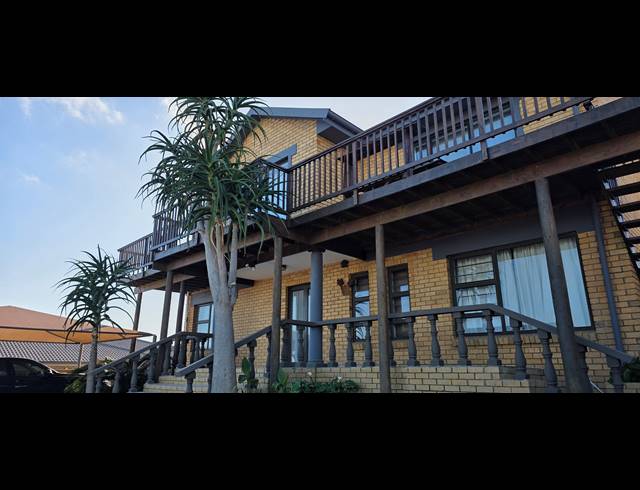 7 BEDROOM HOUSE FOR SALE IN DANA BAY